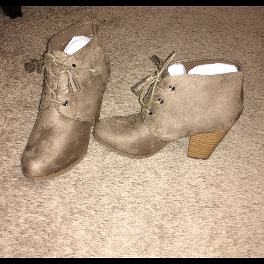 Brand New Taupe Lace-up Bootie size 8
